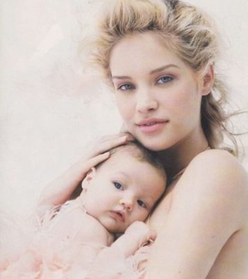 How Pregnancy Affects Your Hair & What You Can Do To Help It