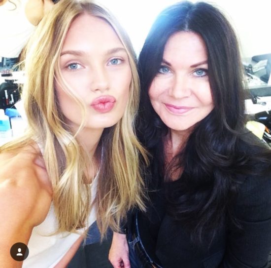 "Not only Victoria Secret Angels swear on the 3-Step-Haircare-System from Iles Formula.”
