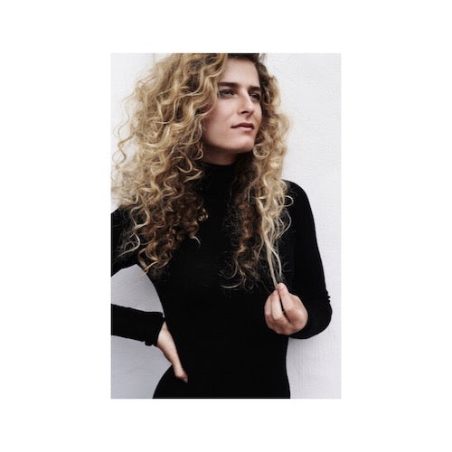 Wake Up Your Curly Hair With These Easy To Follow Steps